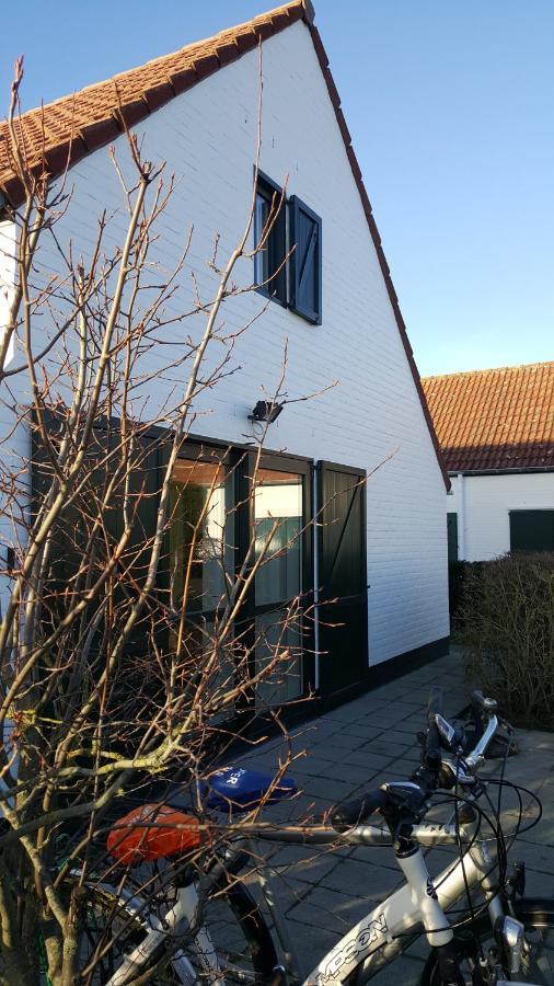 ミデルケルケ Vakantiehuisje Loraヴィラ エクステリア 写真